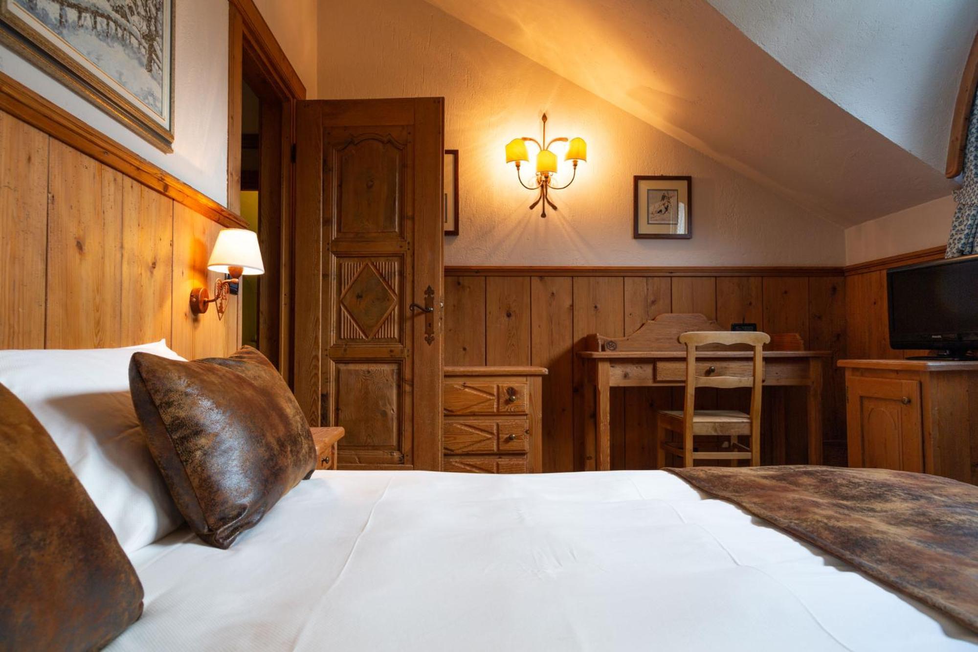 Hotel Bouton D'Or - Courmayeur Exterior foto