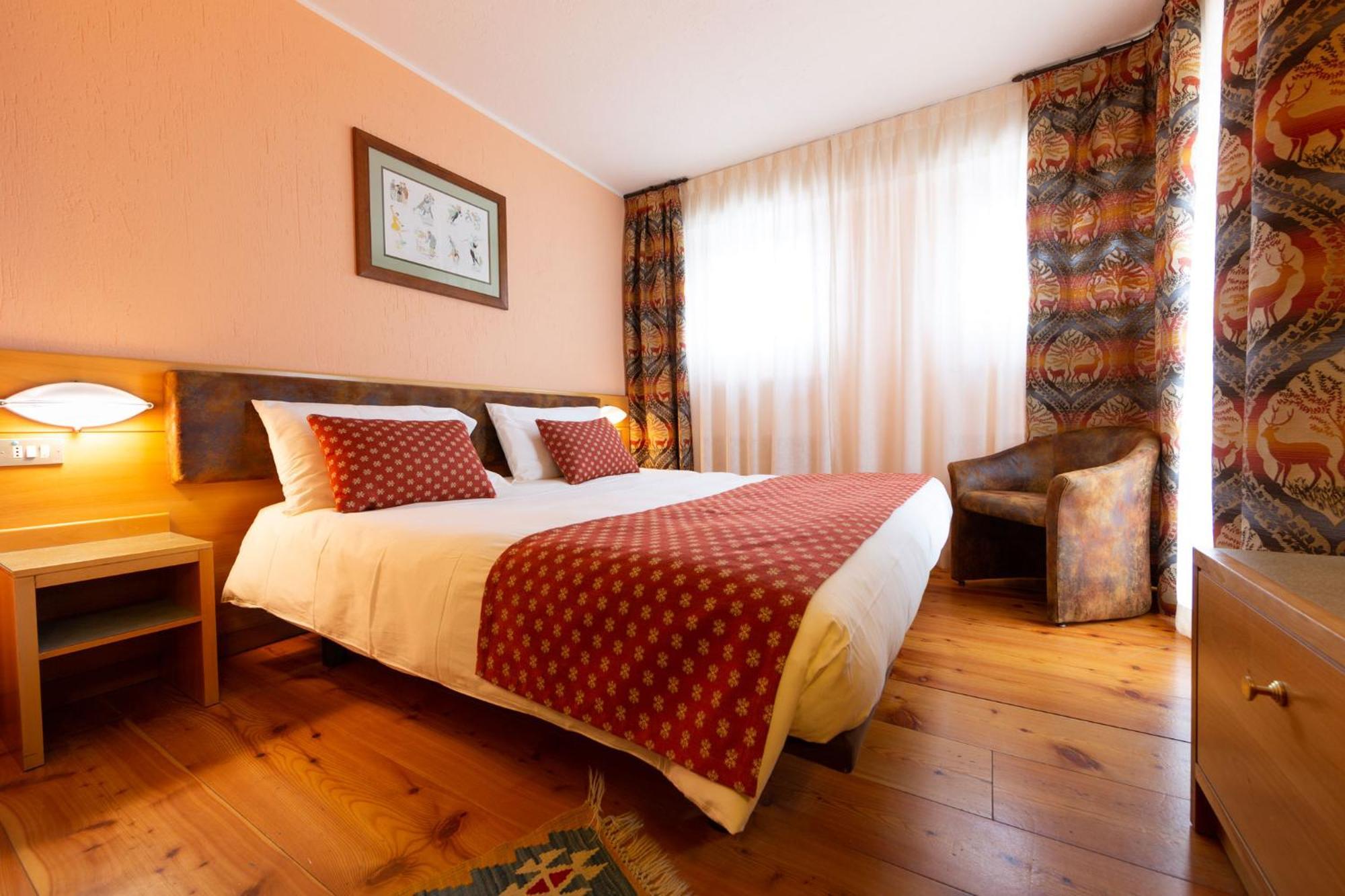 Hotel Bouton D'Or - Courmayeur Exterior foto
