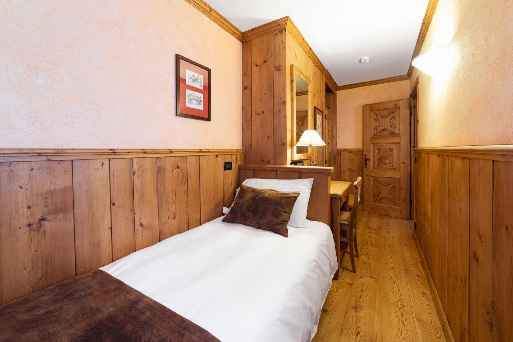 Hotel Bouton D'Or - Courmayeur Exterior foto