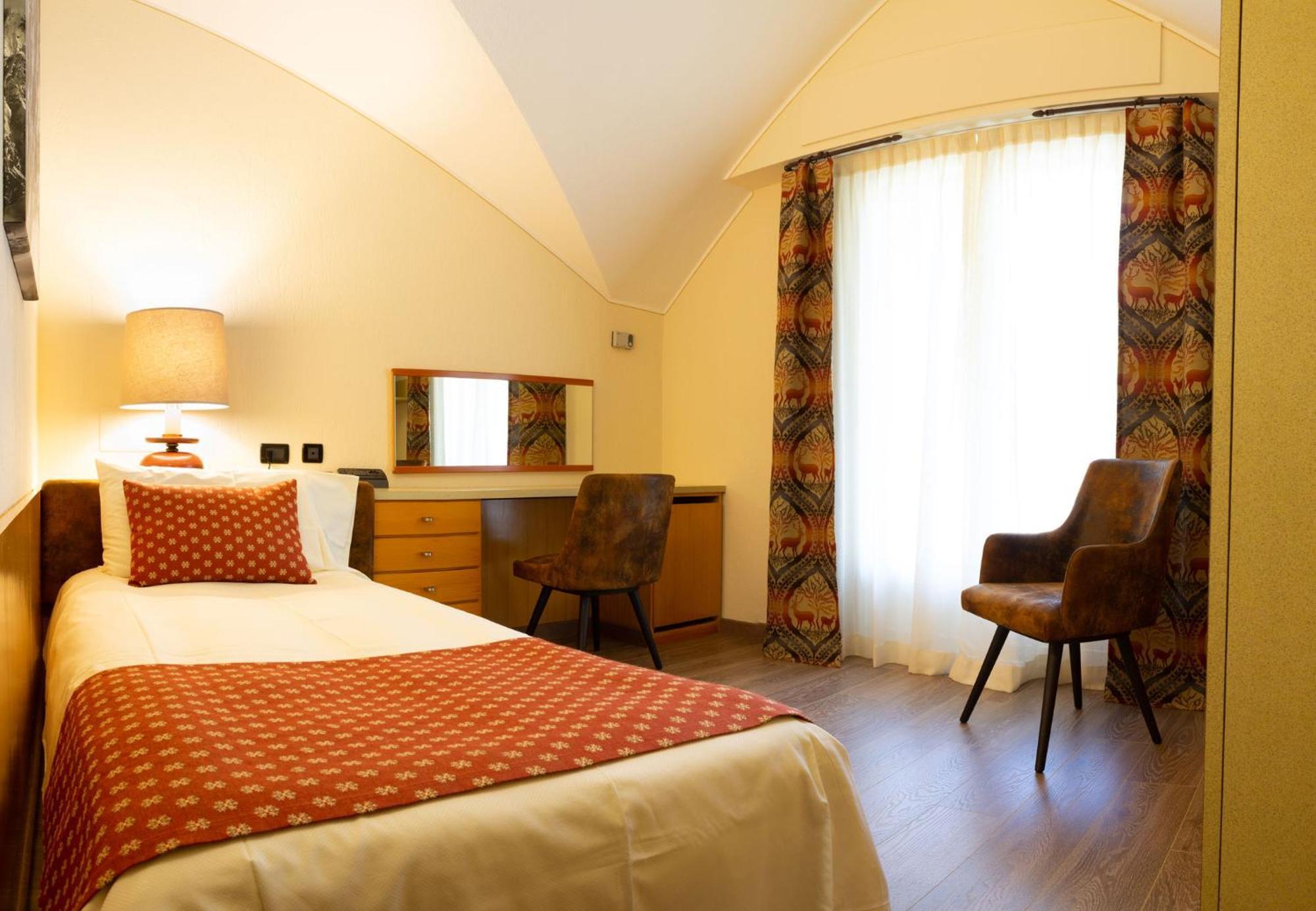 Hotel Bouton D'Or - Courmayeur Exterior foto