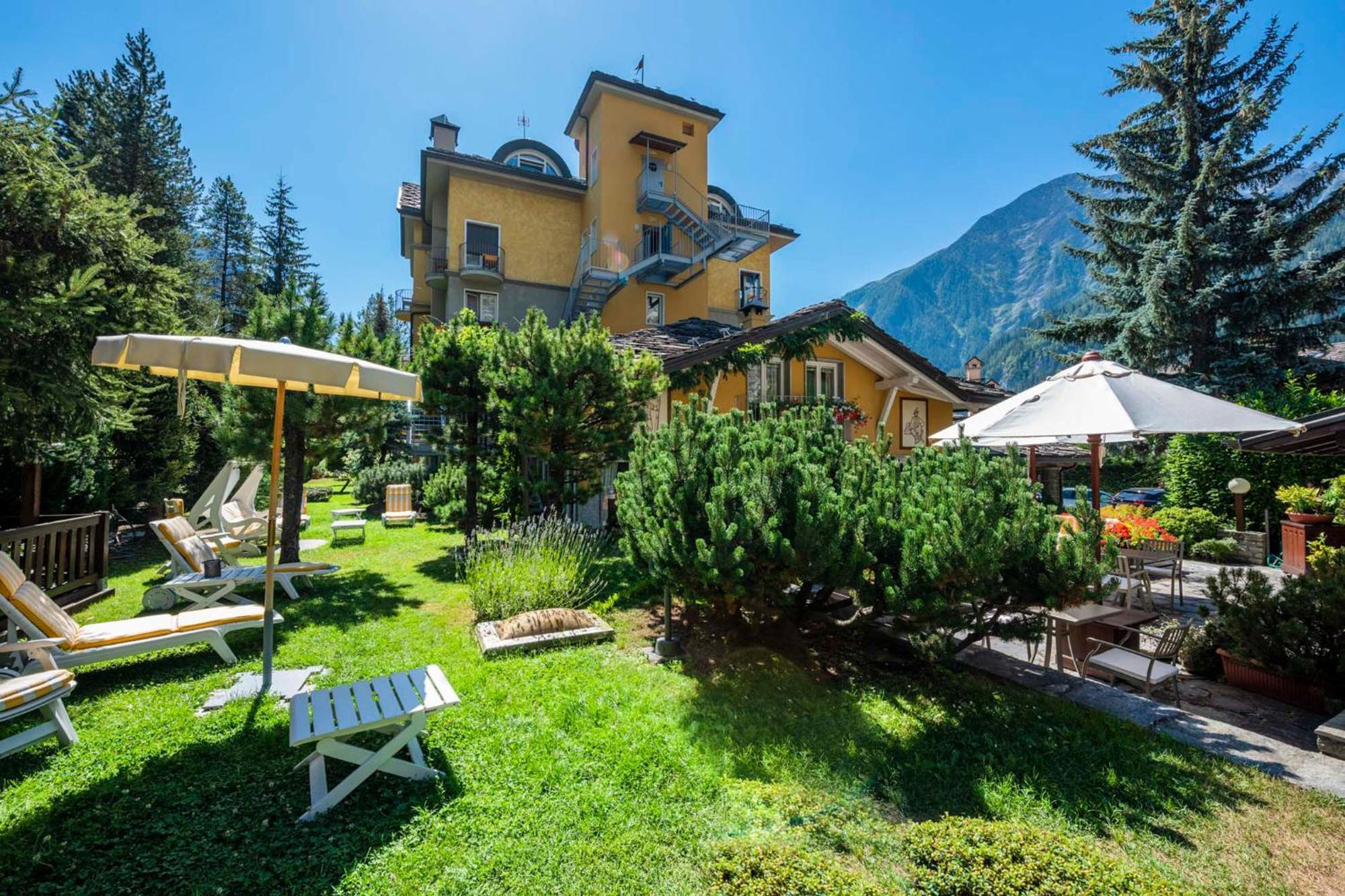 Hotel Bouton D'Or - Courmayeur Exterior foto