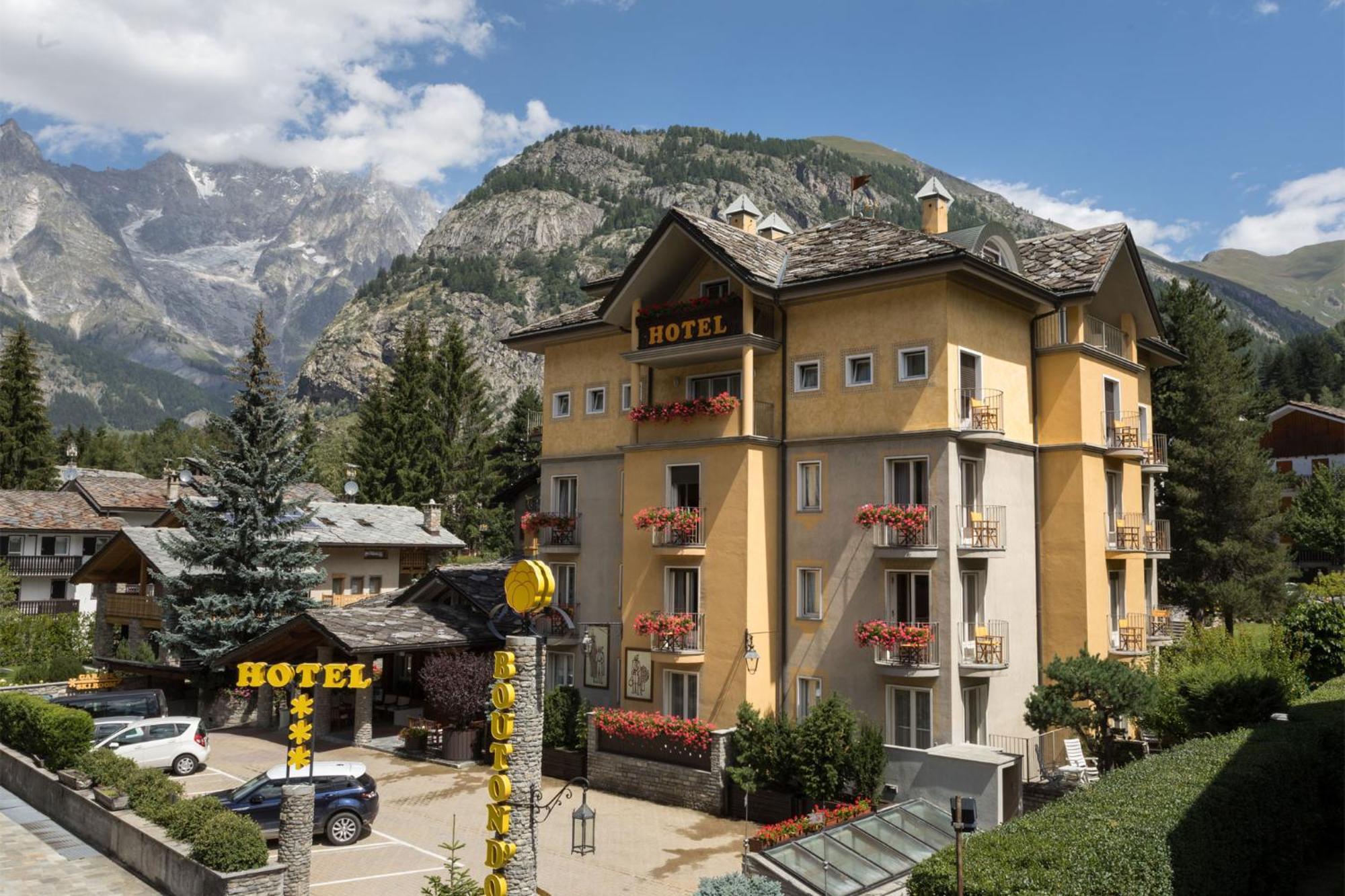 Hotel Bouton D'Or - Courmayeur Exterior foto