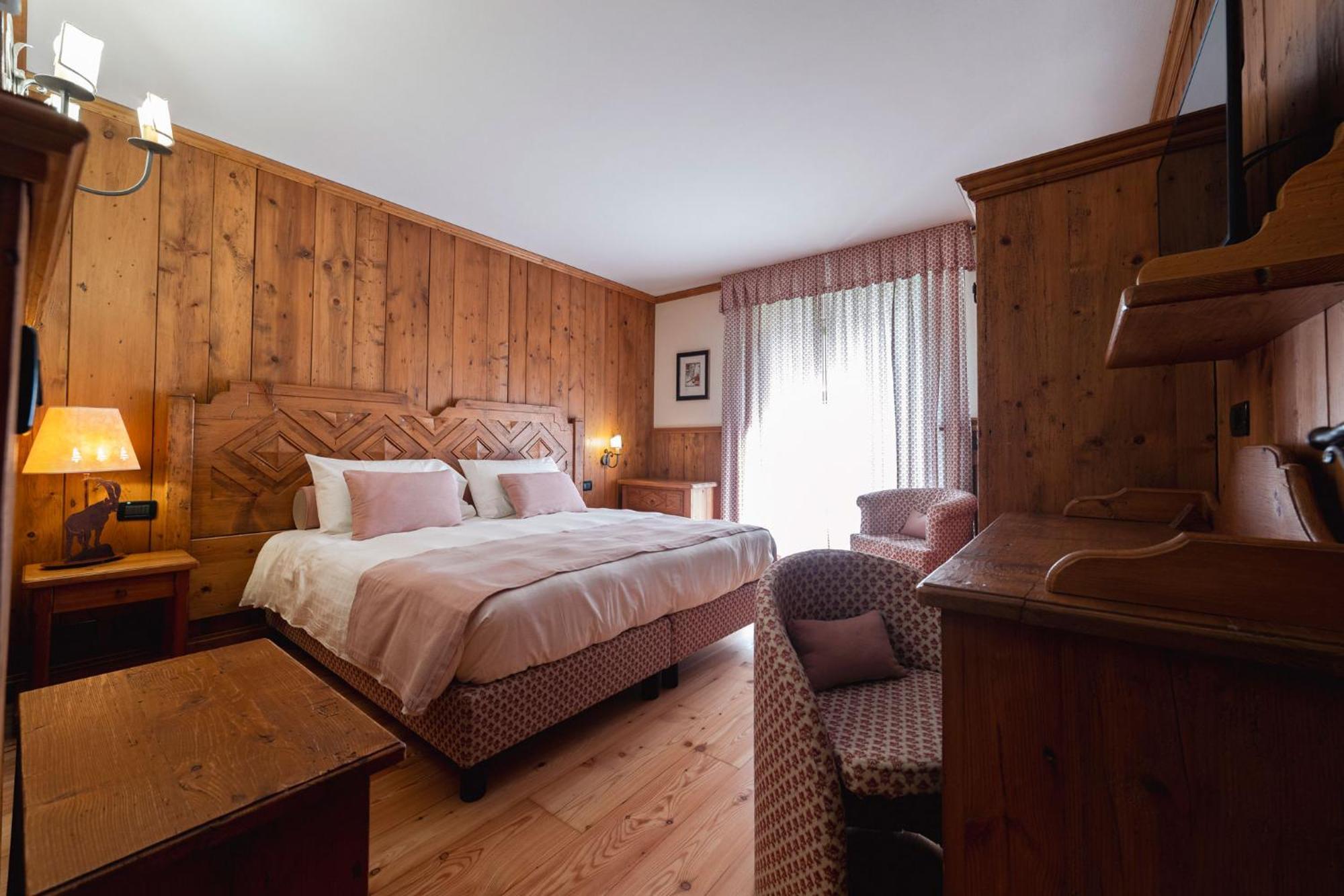 Hotel Bouton D'Or - Courmayeur Exterior foto