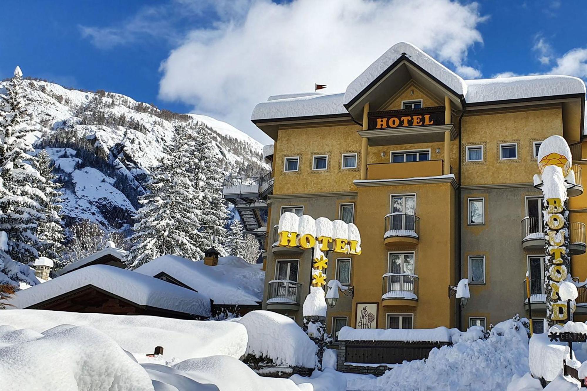 Hotel Bouton D'Or - Courmayeur Exterior foto